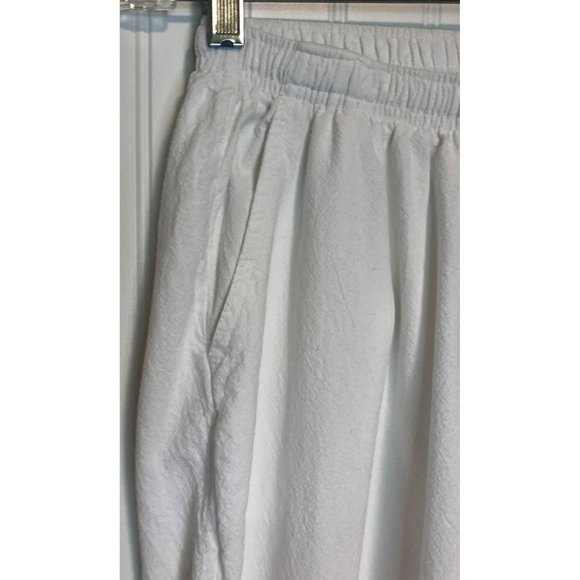 C.D. Petites Women’s Size Medium White Capri Pants Elastic Waist Drawstring - Picture 4 of 8